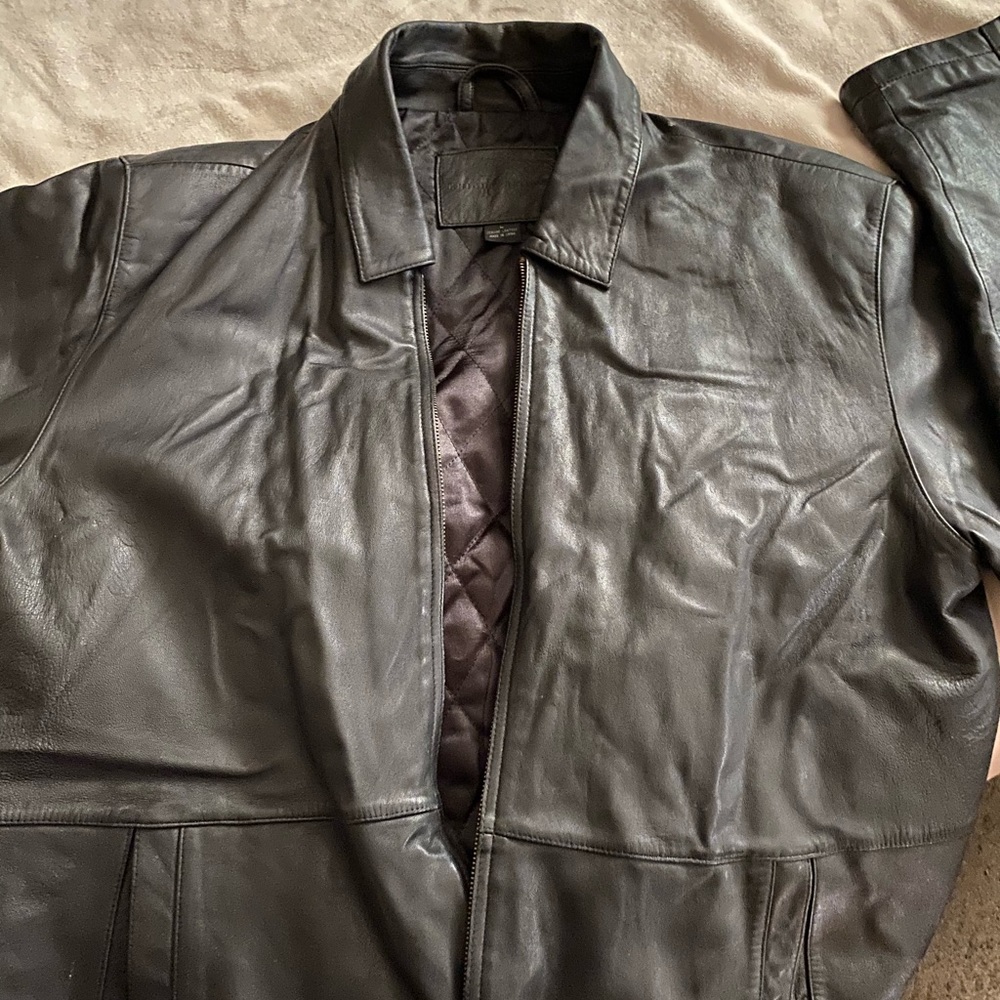 Men’s leather bomber jacket
